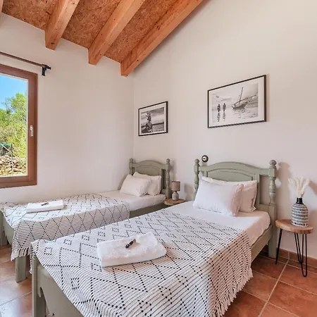 Punyetes Βίλα Santa Margalida